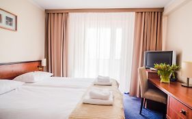 Gold Hotel